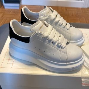 Alexander McQUEEN Leather Sneakers